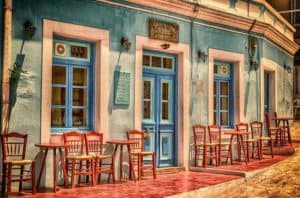 באיי יוון, מחירי הדיור המקומיים רחוקים עשרות אחוזים ממחירי שיא כל הזמנים שנרשמו לפני למעלה מעשור
